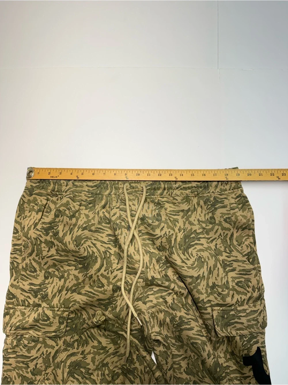 True Religion AOP Cargo Fleece Pants Men’s XXL Abstract Camo Retail $114 NWT